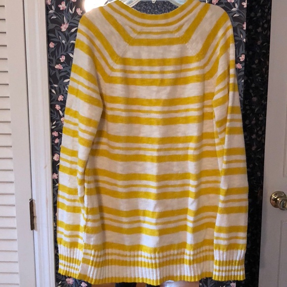 Gap V-Neck Tunic Sweater - Picture 3 of 5